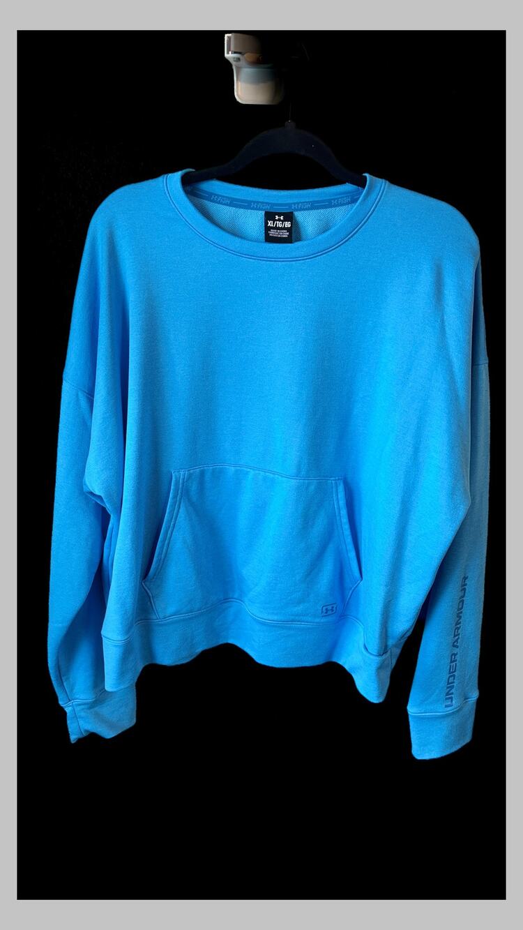 Under Armour Women’s XL Blue Crewneck Sweatshirt Oversized Logo Sleeve